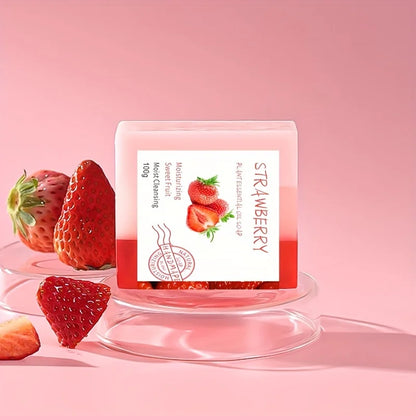 Savon nourrissant à la fraise : mousse riche pour une peau éclatante