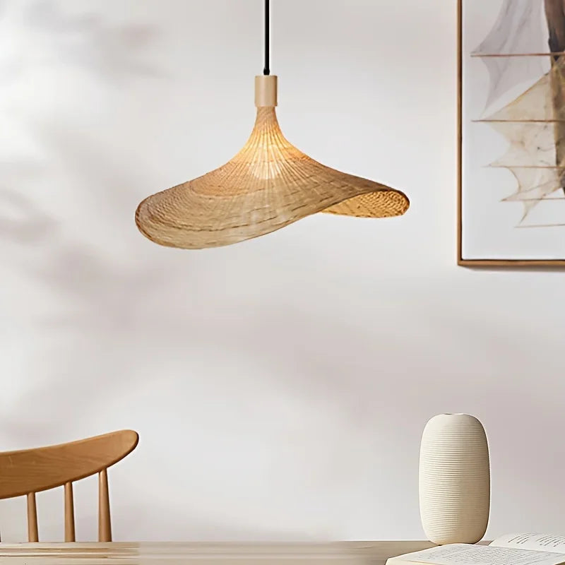 소박한 손으로 짠 대나무 전등갓: 아늑한 가정 장식 조명