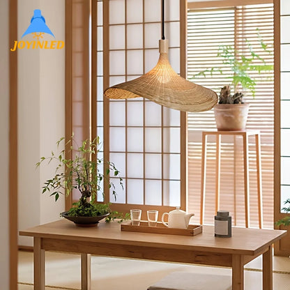 소박한 손으로 짠 대나무 전등갓: 아늑한 가정 장식 조명
