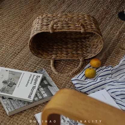 Cestino in alghe intrecciate a mano: organizer ecologico per la casa