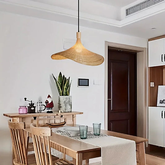 Chụp đèn tre dệt tay mộc mạc: Chiếu sáng trang trí nhà ấm cúng